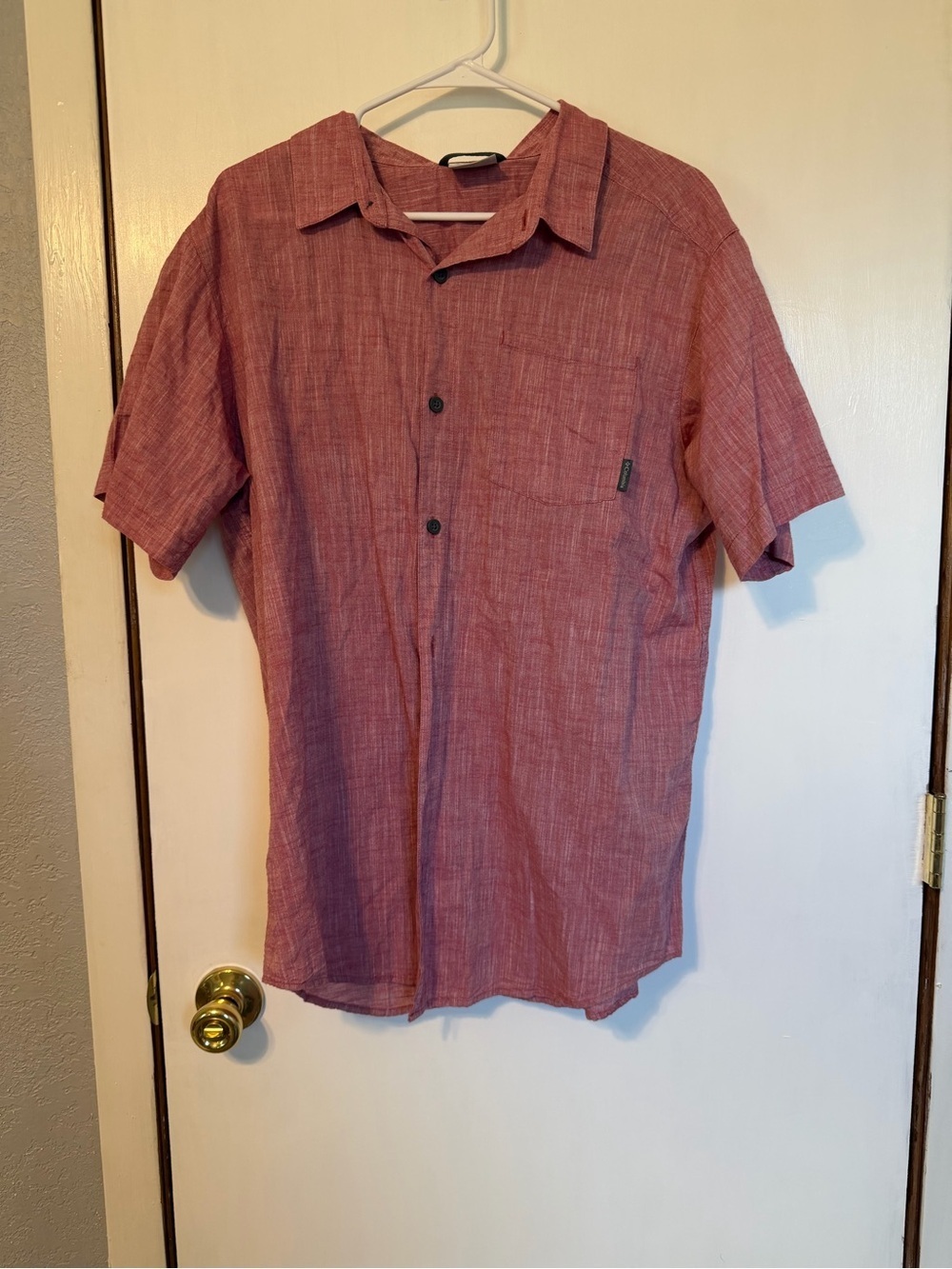 Men's Casual Short-Sleeve Button-Down Shirt in Heathered Brick